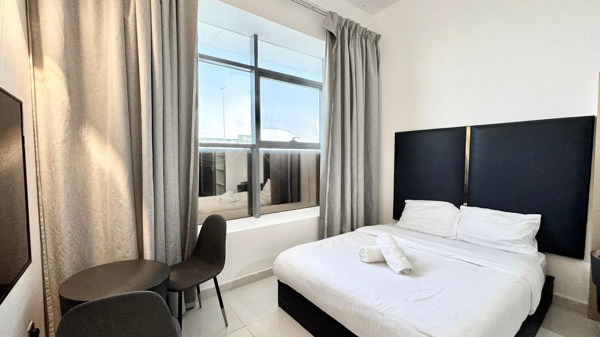 דובאי Al Manara Classic Lux Studio